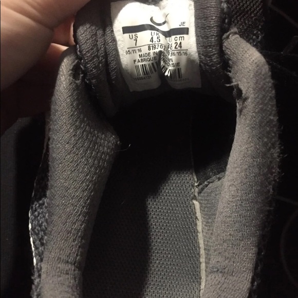 Nike Revolution Women’s 7 - Picture 3 of 3